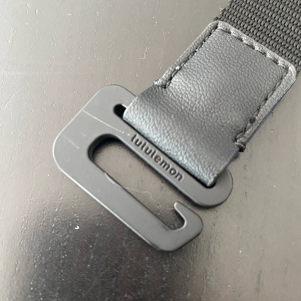 Lululemon bag strap - Picture 3 of 6